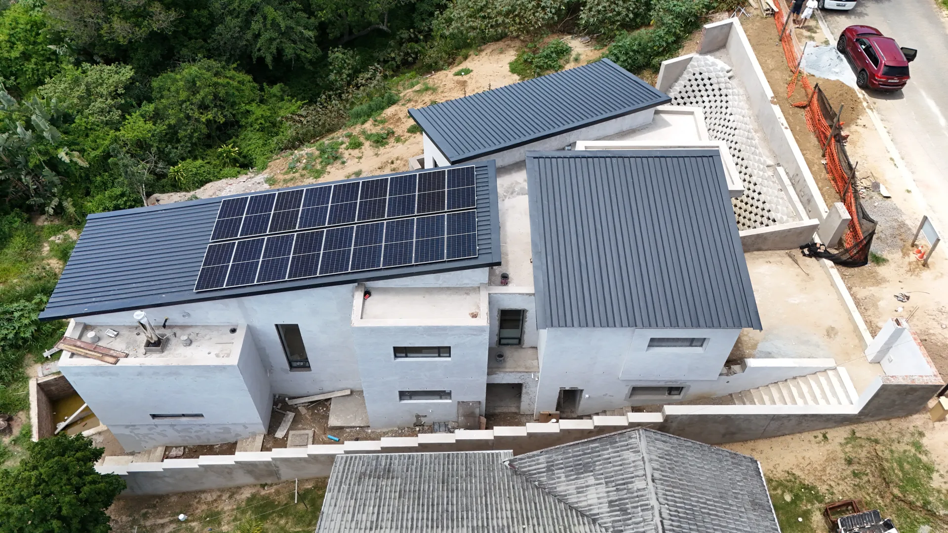 Residential Hybrid Solar Installation - Image 3