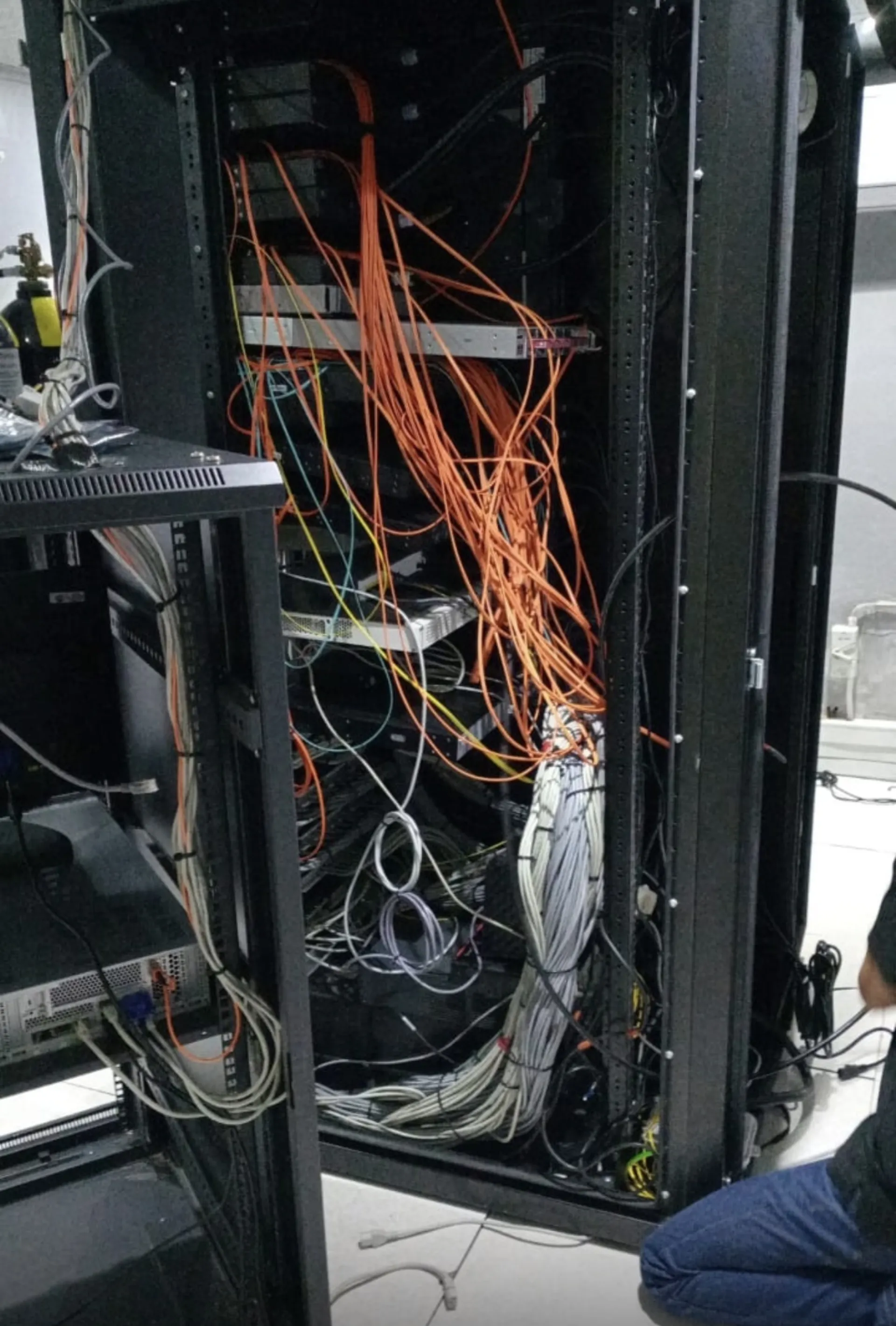 Cable & Data Centre Management - Image 4